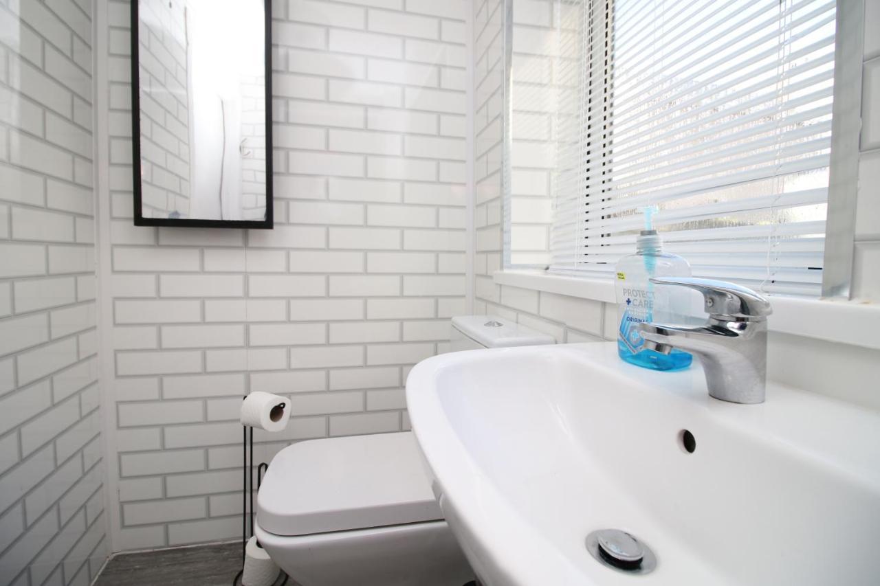 Lovely Studio Flat With Free Parking - Near To City Center Swansea Ngoại thất bức ảnh